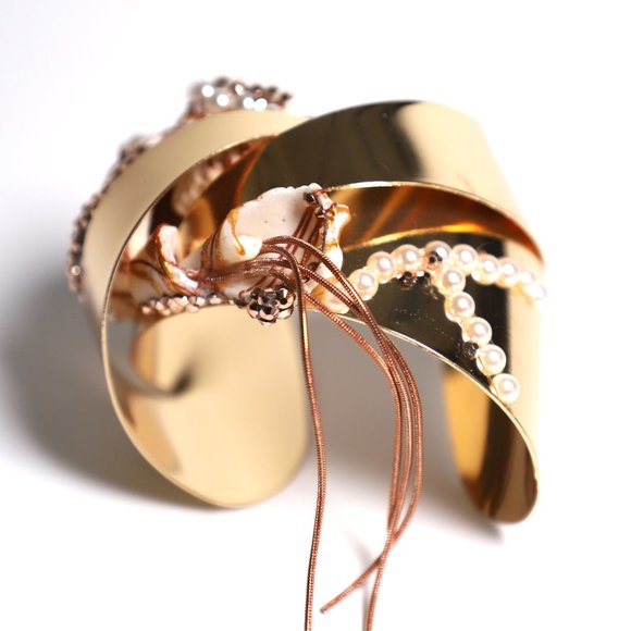 Gold Plated bangle bracelet with Stones and Genuine Pearls by Patricia Adelson - Picture 2 of 4